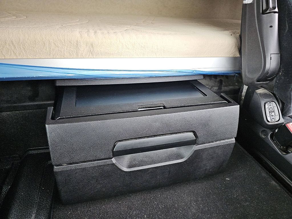 MERCEDES-BENZ ACTROS 1836 str. sp. taillift