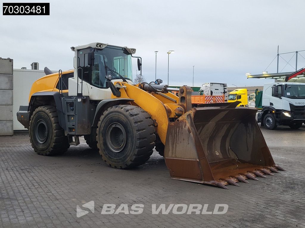 Liebherr L576