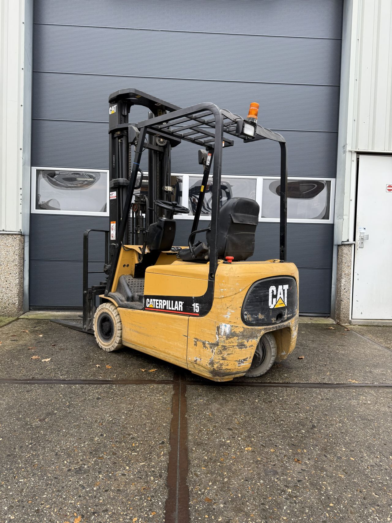 Elektrische 3 wiel heftruck Caterpillar 1500 kg