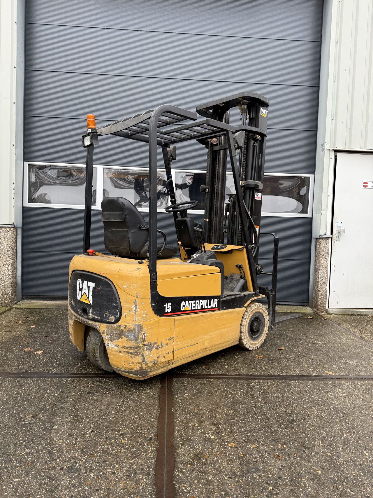 Elektrische 3 wiel heftruck Caterpillar 1500 kg
