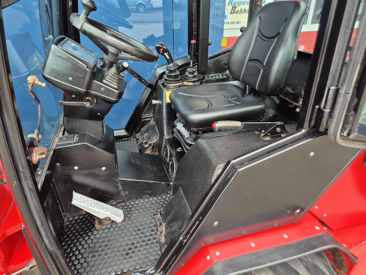 SCHAFFER 5050ZS SHOVEL MET CABINE EN KUBOTA 60PK