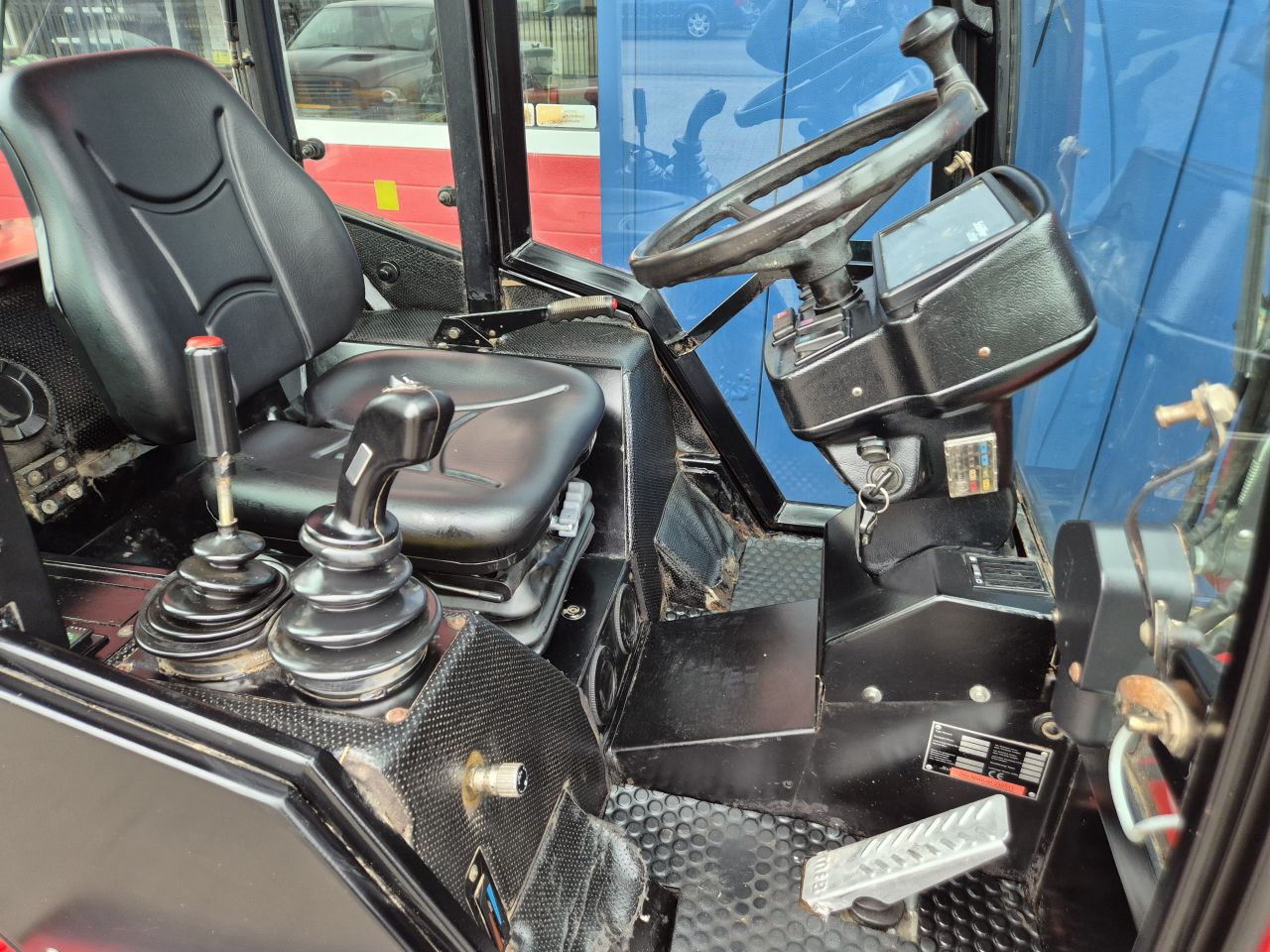 SCHAFFER 5050ZS SHOVEL MET CABINE EN KUBOTA 60PK