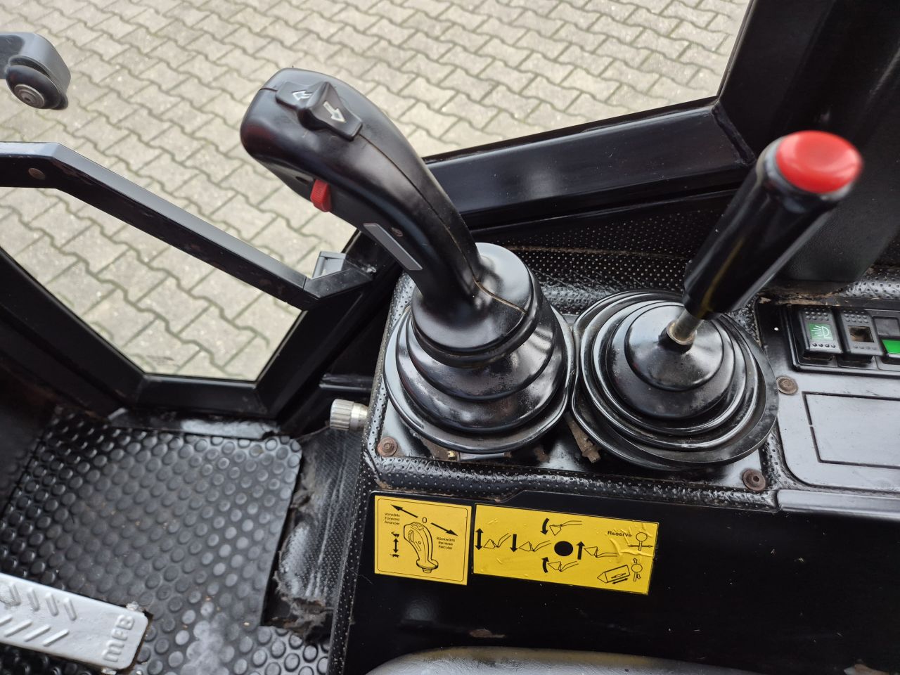 SCHAFFER 5050ZS SHOVEL MET CABINE EN KUBOTA 60PK