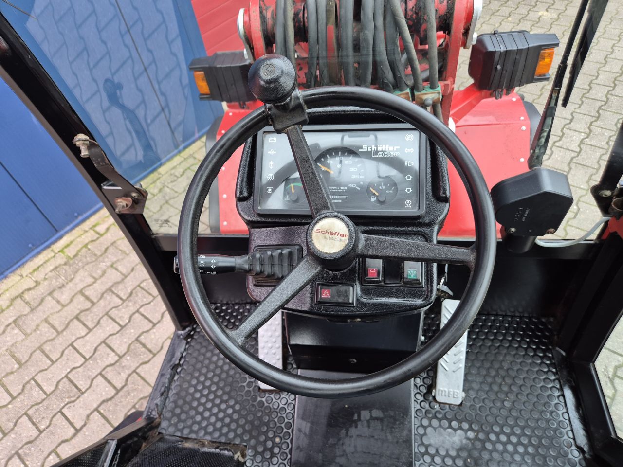 SCHAFFER 5050ZS SHOVEL MET CABINE EN KUBOTA 60PK