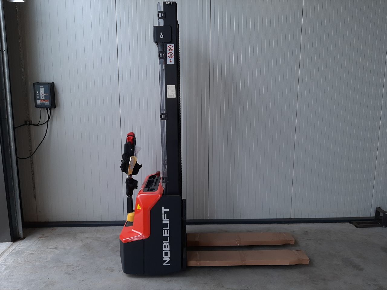 Elektrische stapelaar 3600 mm 1200 kg initiële heffing