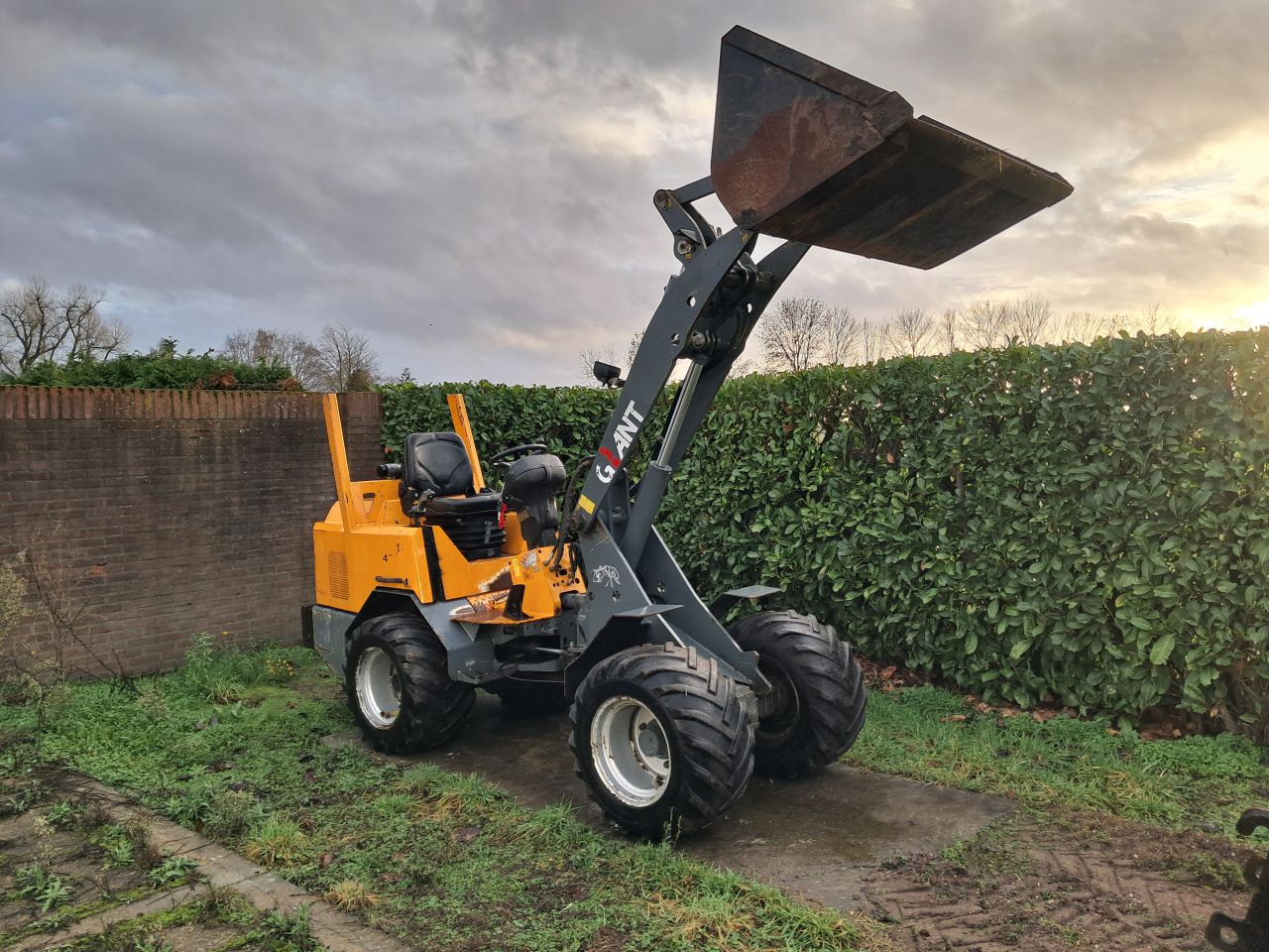 Giant V451T X-tra ( Bj 2009 ) Shovel / Loader / Palletlepels