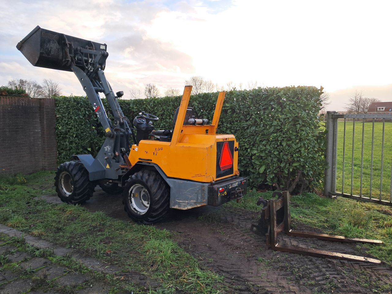 Giant V451T X-tra ( Bj 2009 ) Shovel / Loader / Palletlepels