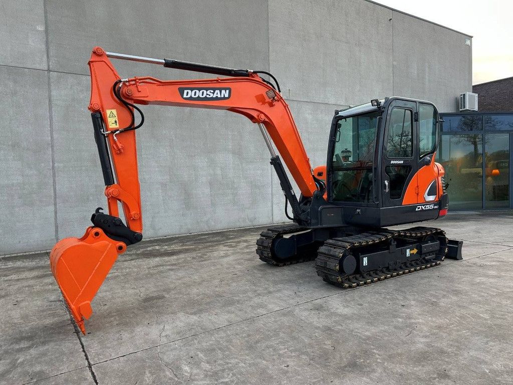 Doosan DX55-9C Diesel-Midi-Bagger 2017