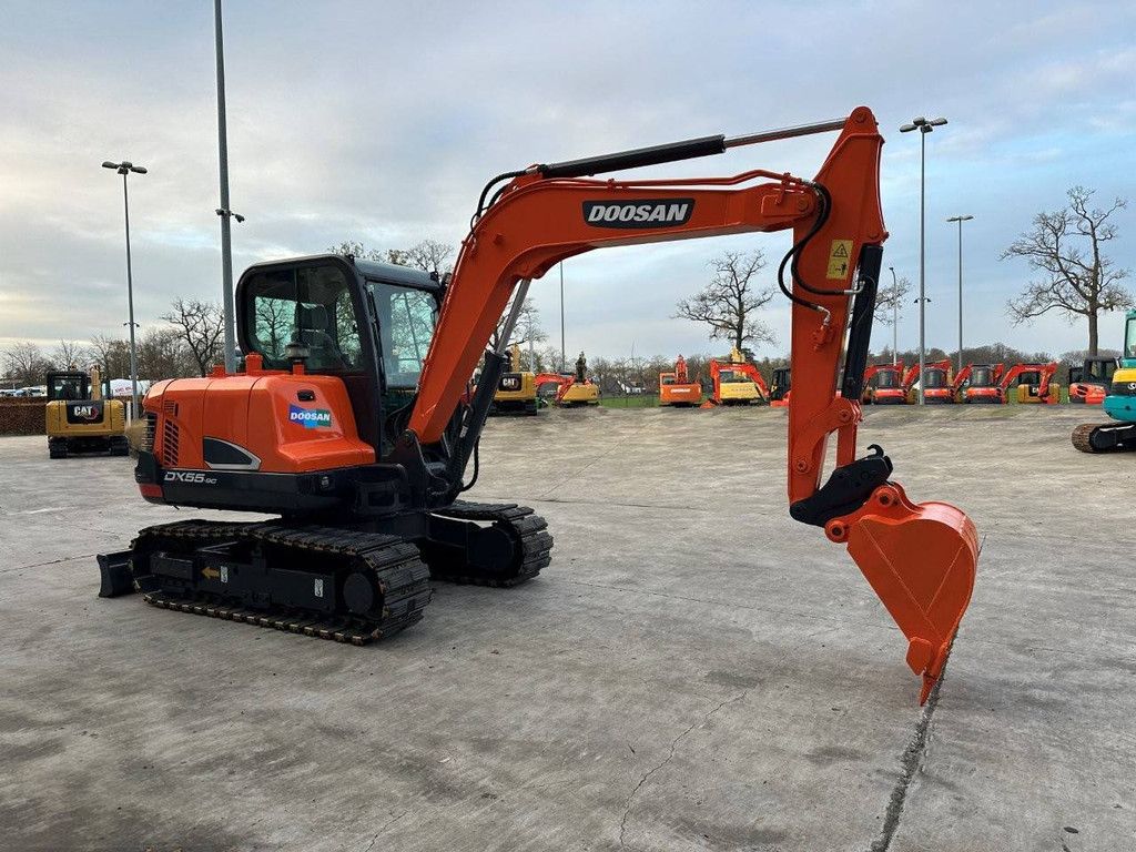 Doosan DX55-9C Diesel-Midi-Bagger 2017