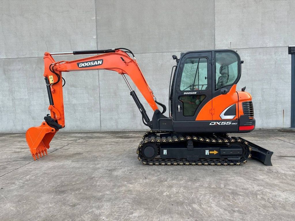 Doosan DX55-9C Diesel-Midi-Bagger 2017