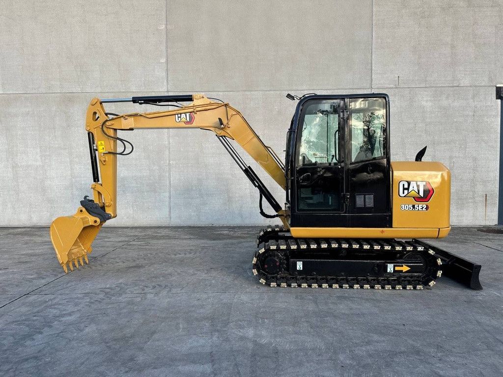 Midi excavator Caterpillar 305.5E2 Diesel 2015