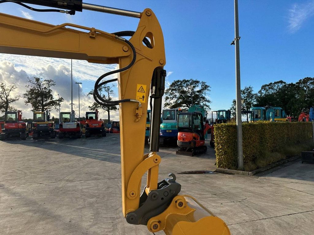 Midi excavator Caterpillar 305.5E2 Diesel 2015