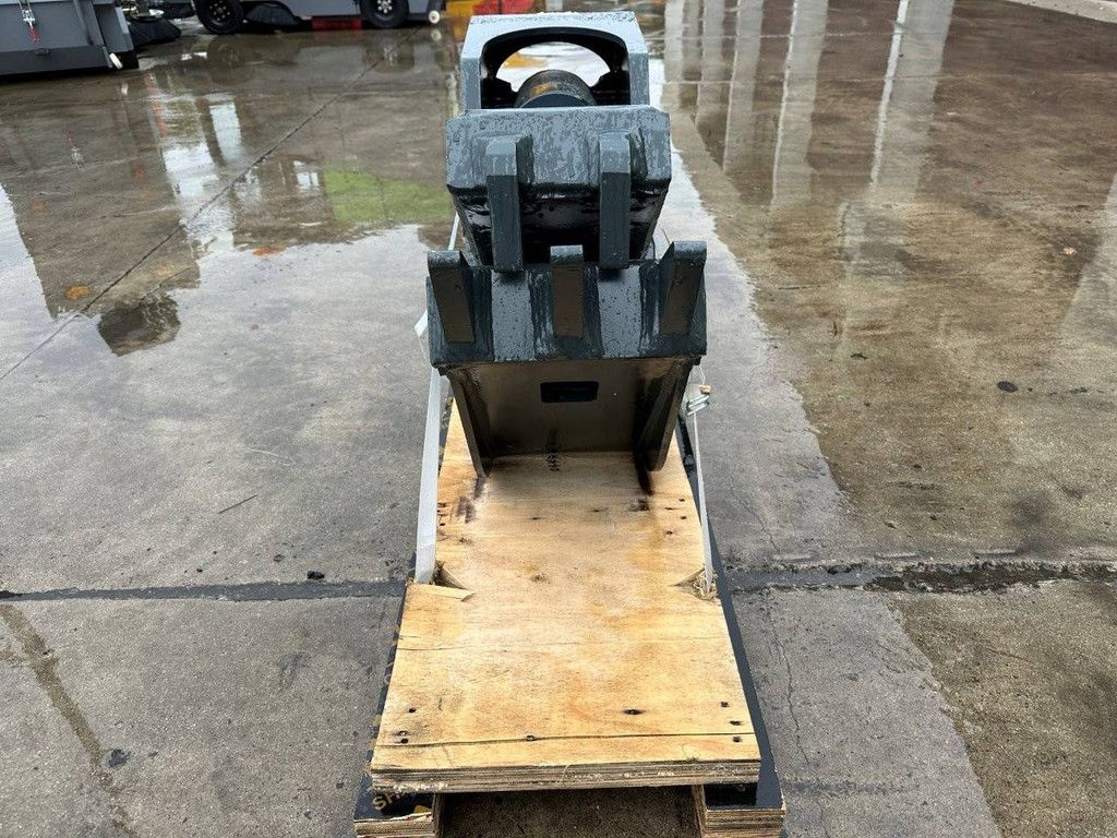 Crusher HP04 with Hydraulic Lines New