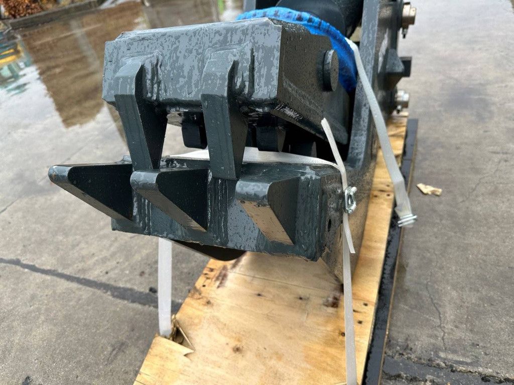 Crusher HP04 with Hydraulic Lines New