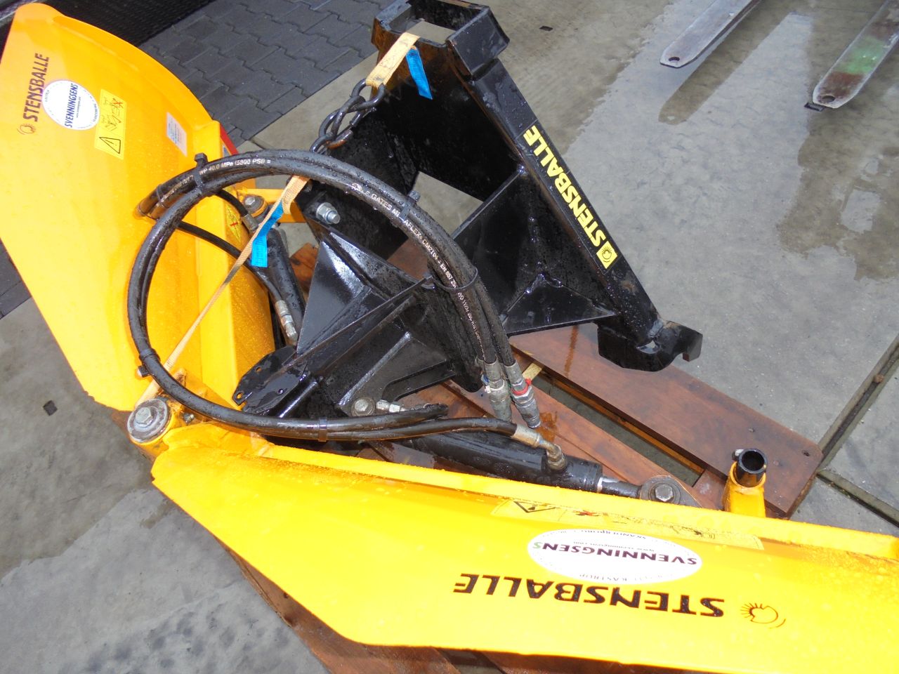 Stensballe sneeuwploeg/sneeuwborstel