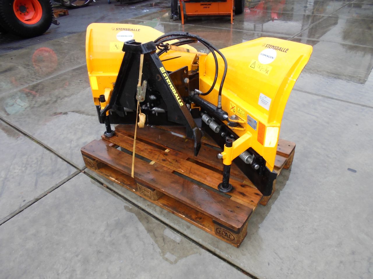 Stensballe sneeuwploeg/sneeuwborstel