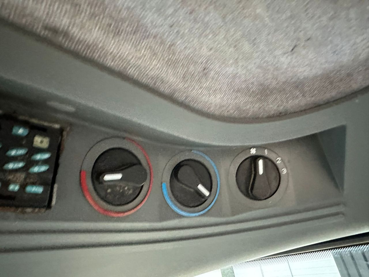 TE KOOP: zeer nette NEW HOLLAND 6640