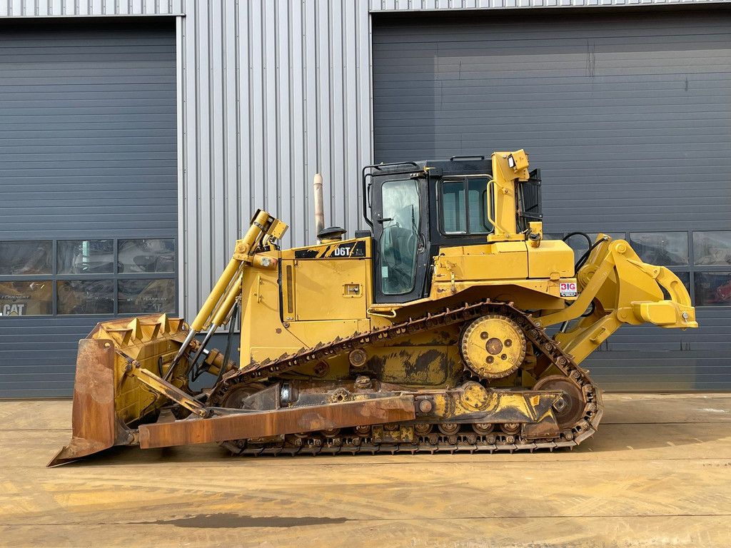 Caterpillar D6T XL