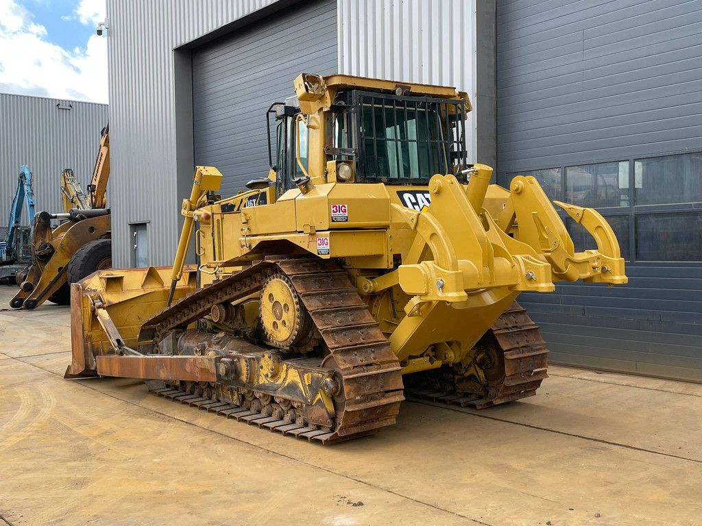 Caterpillar D6T XL