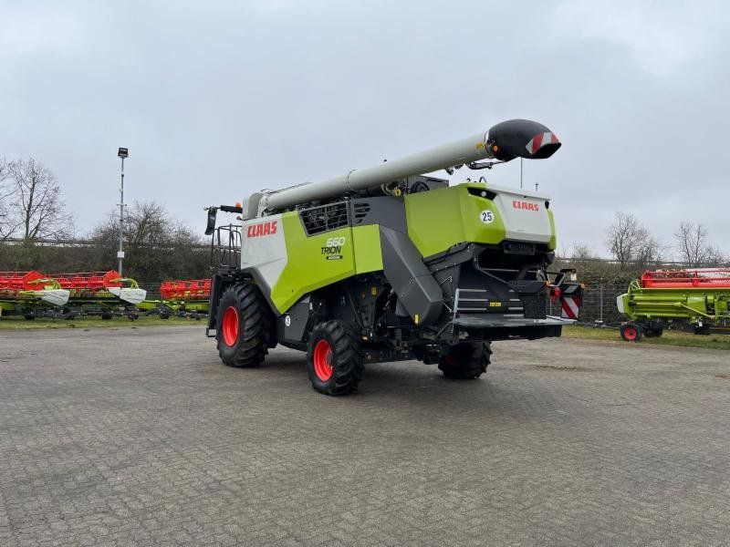 Claas TRION 660 MONTANA