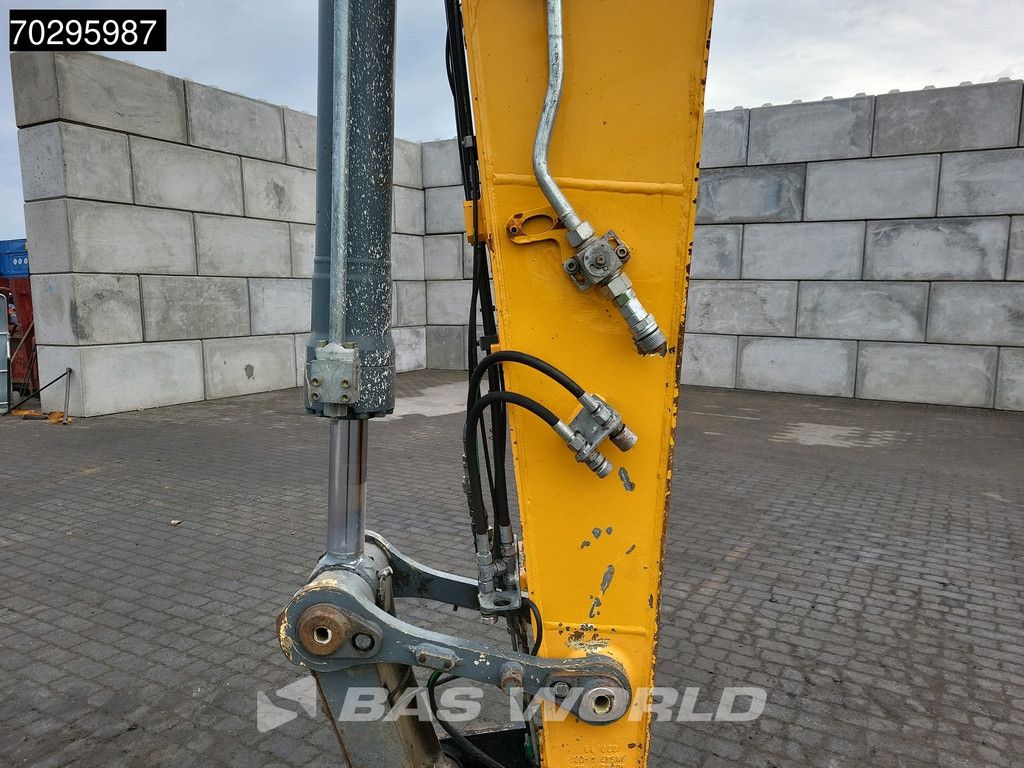 Liebherr Select R922 LC