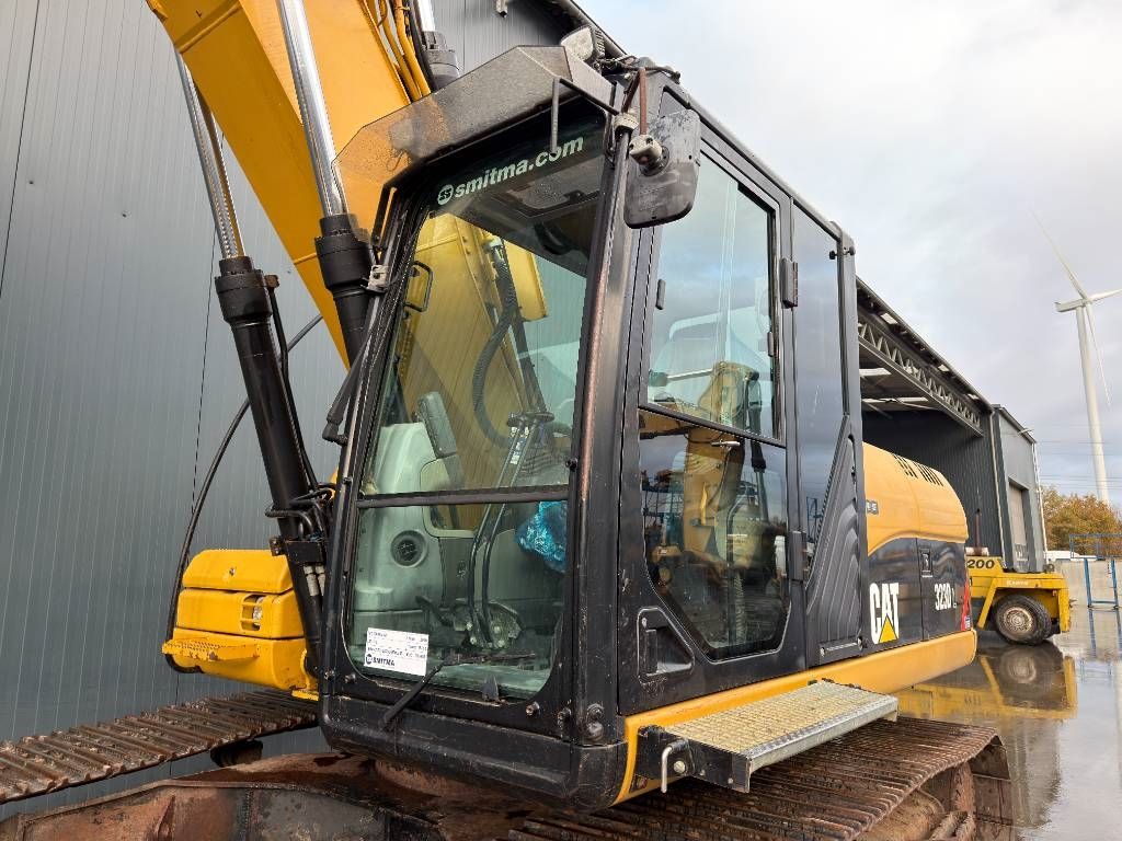 CAT 323D L