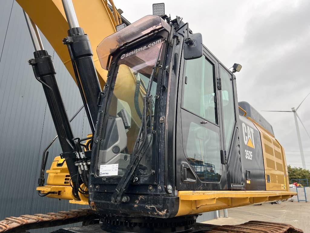 CAT 352F