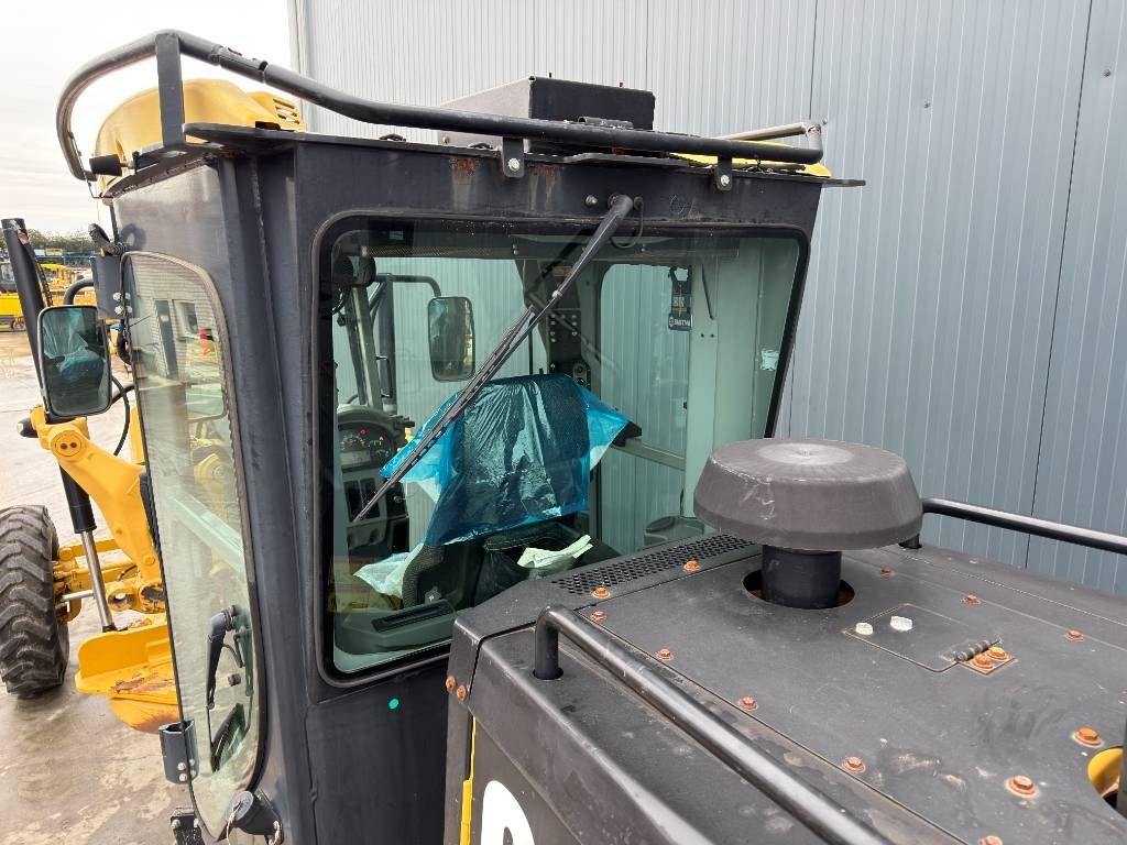 CAT 140M - LOW HOURS