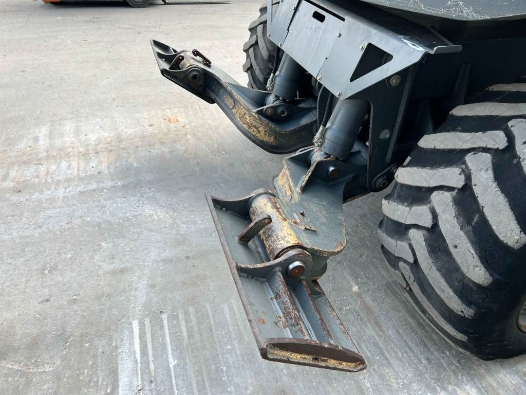 Liebherr A311 Litronic