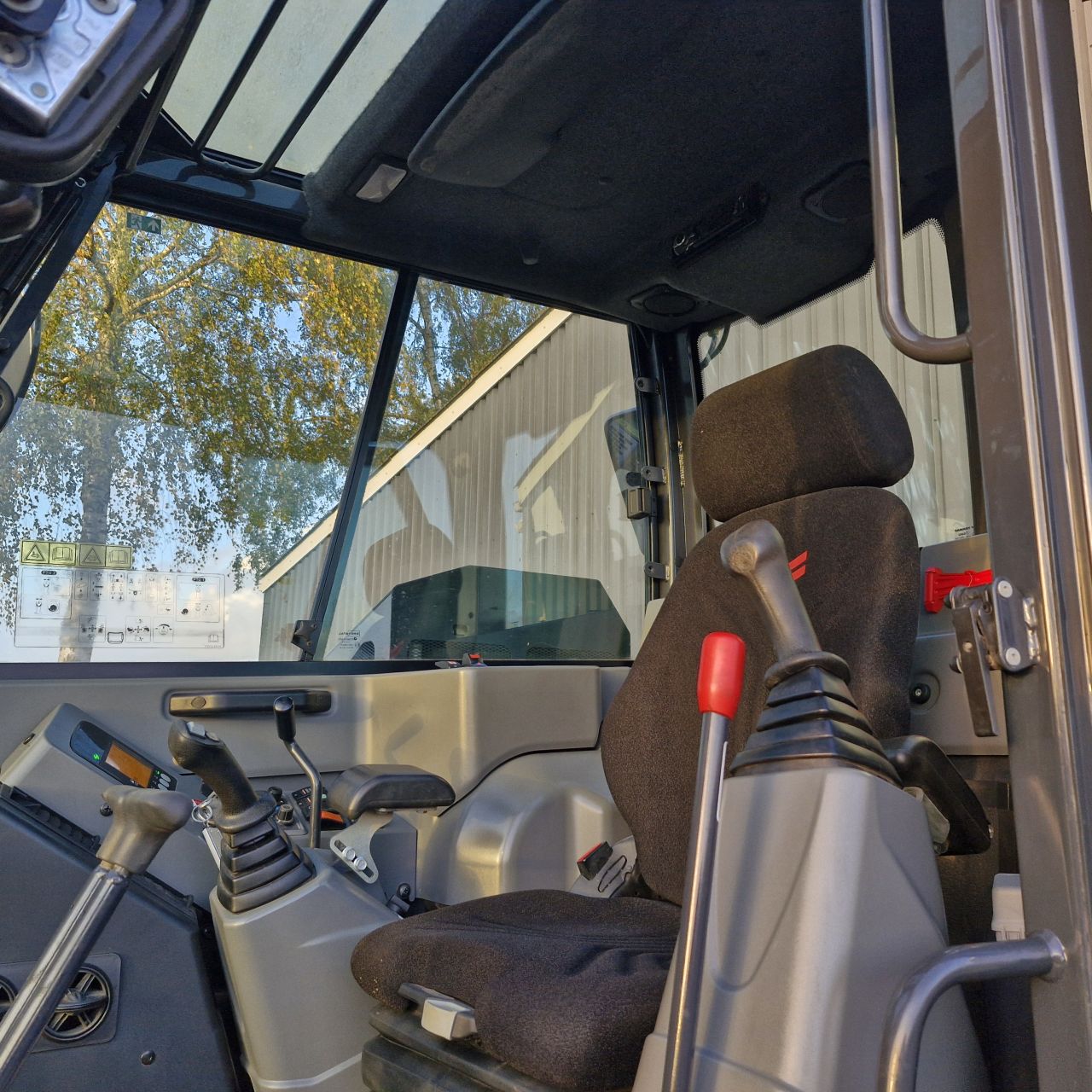 Yanmar sv 100 midi graafmachine