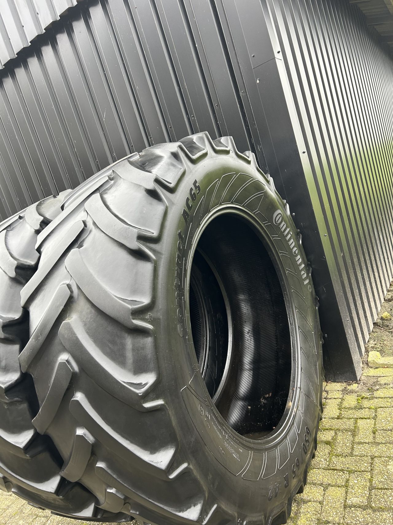 Continental 650 65 R42 nette set gebruikte banden 22 mm