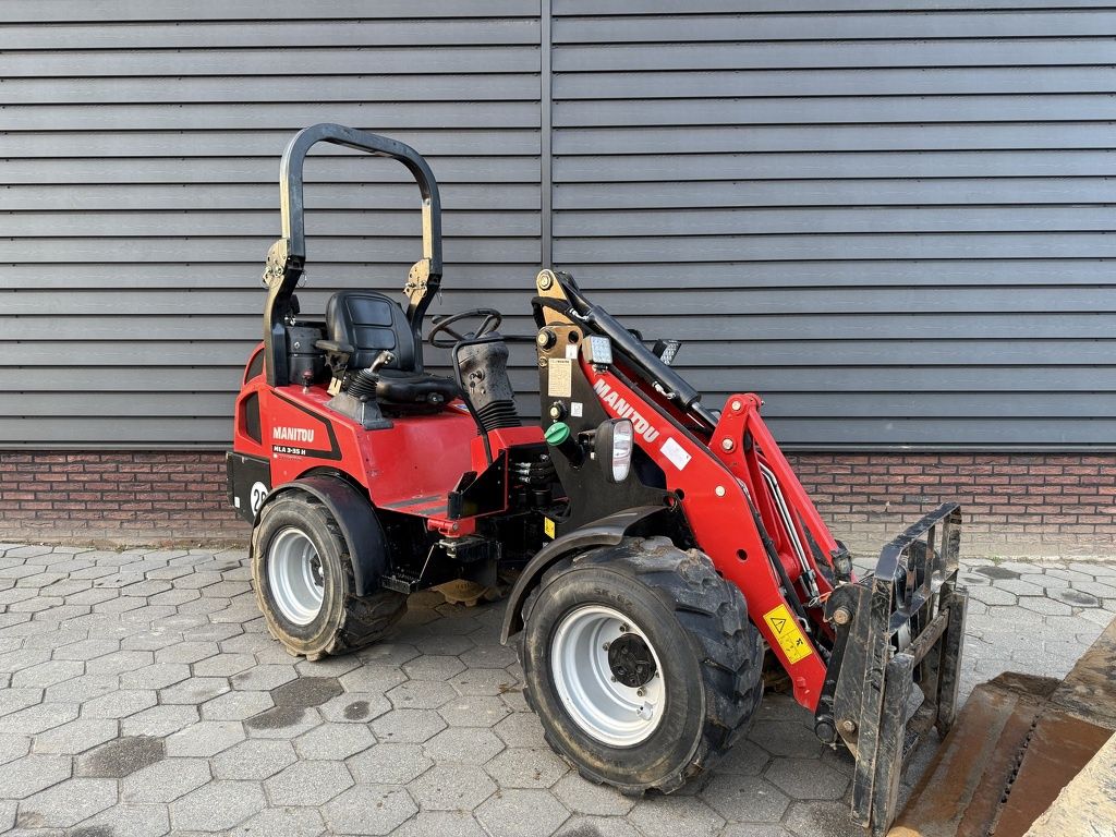 Manitou MLA3-35H minishovel / kniklader