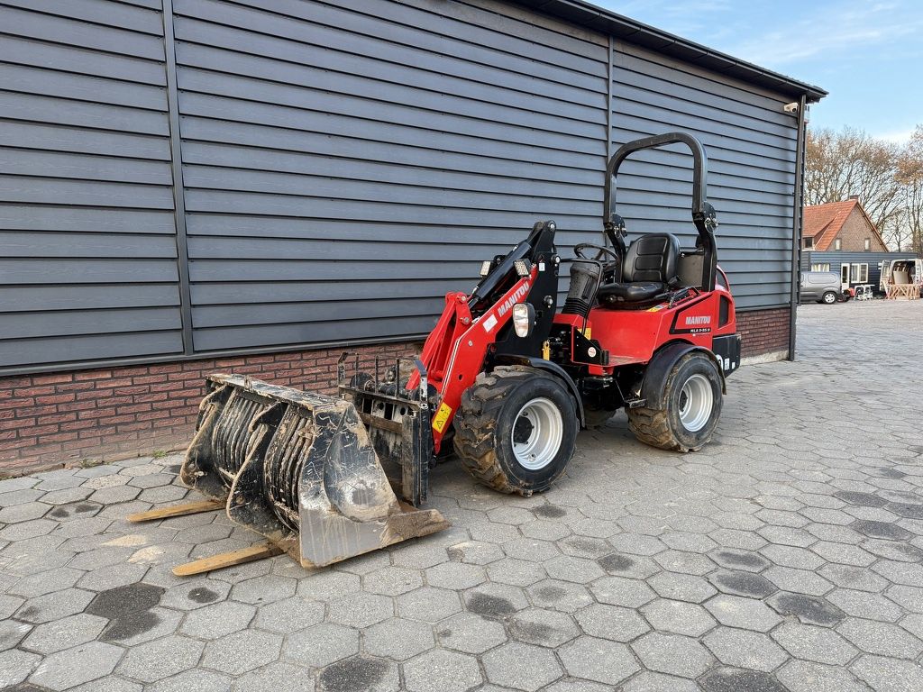 Manitou MLA3-35H minishovel / kniklader