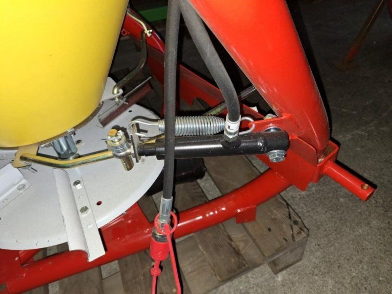 Dungerstreuer 400 Liter