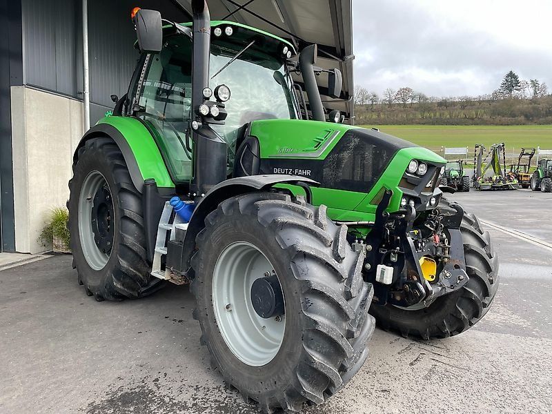 Deutz-Fahr 6190 TTV mit Fronthydraulik und Zapfwelle
