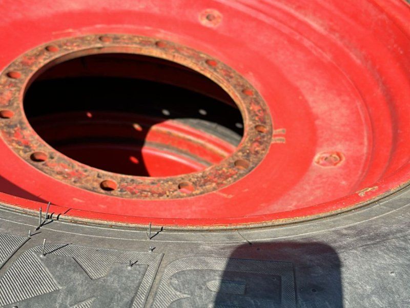 BKT 1 Satz 520/70 R34 + 520/85 R46