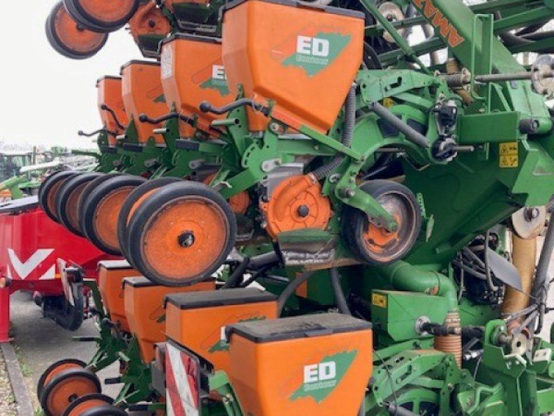 Amazone ED902K mit Fronttank