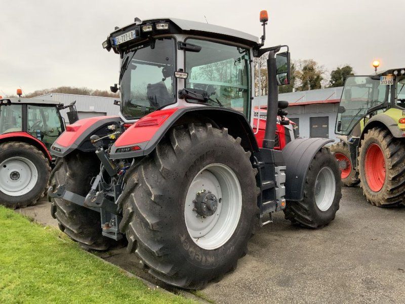 Massey Ferguson 8S.205