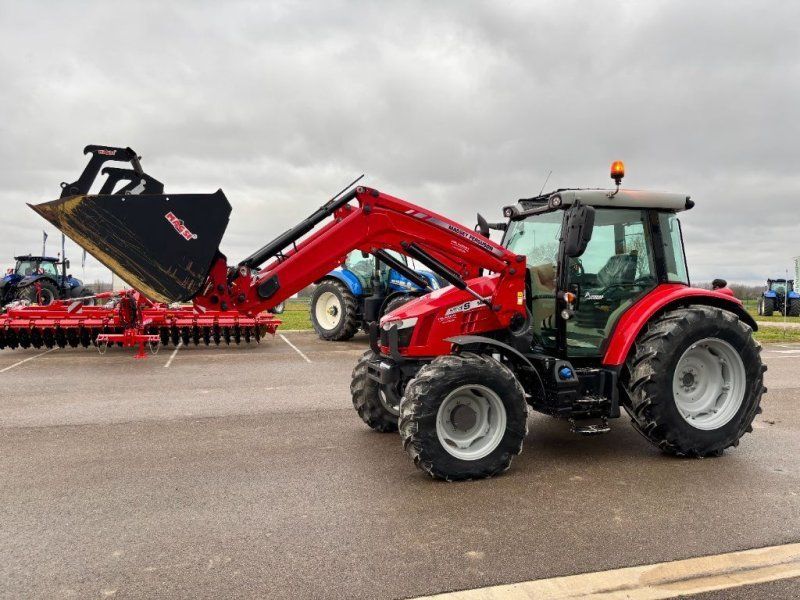 Massey Ferguson 5713S DYNA-4 ESSENTIAL