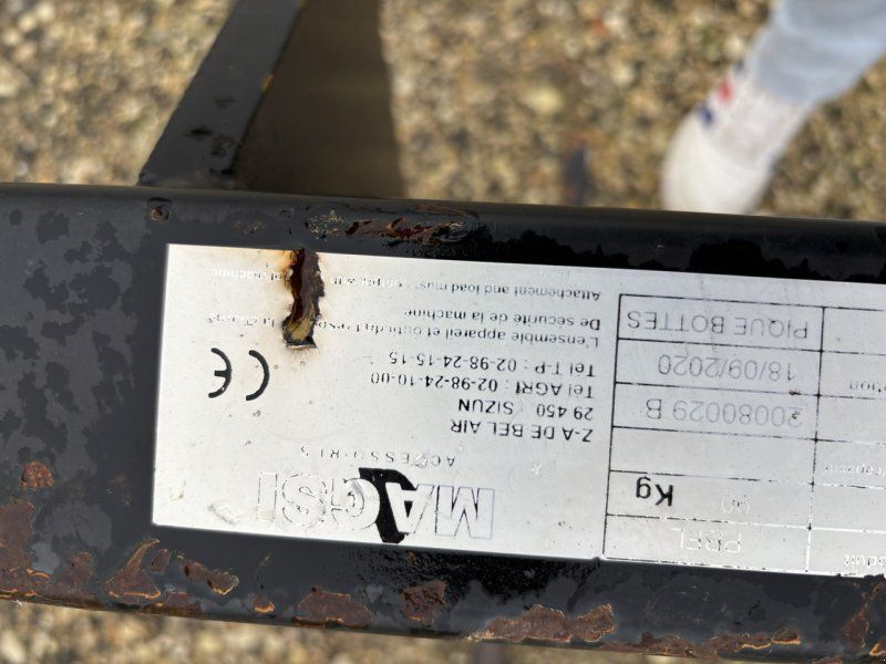 Massey Ferguson 5713S DYNA-4 ESSENTIAL