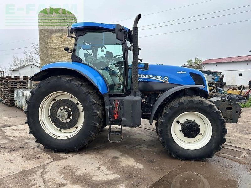 New Holland t7.270