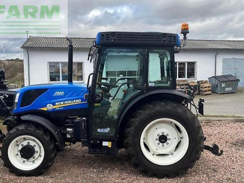 New Holland t 4.100 f schmalspur obstbau weinbau F