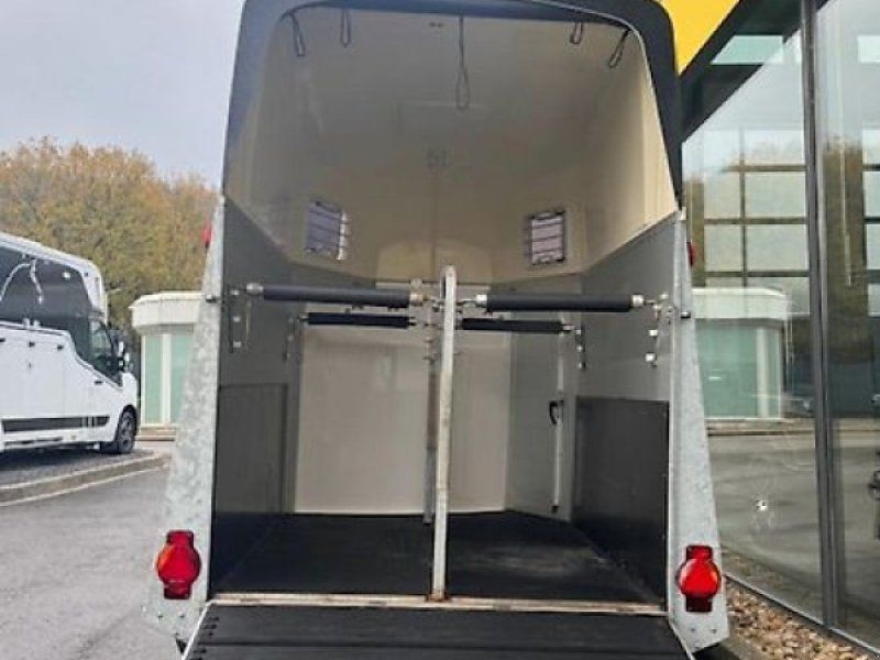 Humbaur Xanthos Aero 2- Pferde Alu Sattelkammer 2,4t