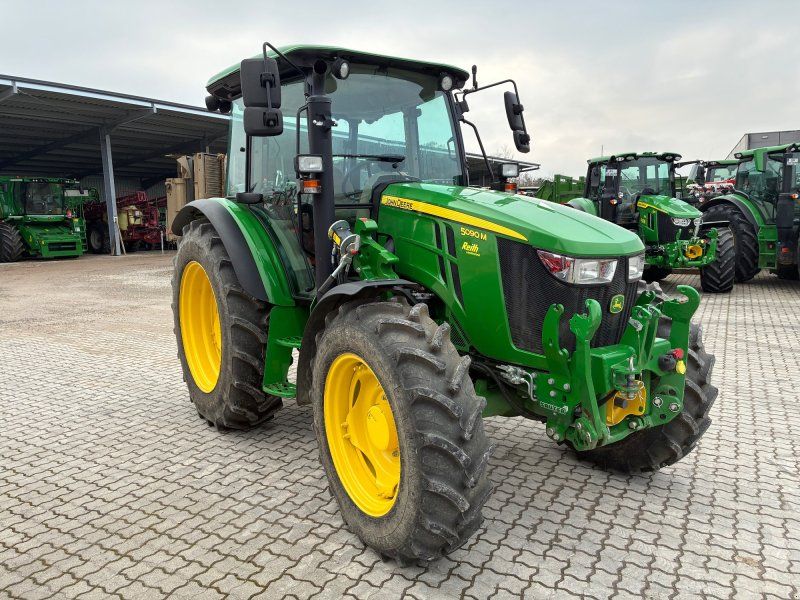 John Deere 5090 M
