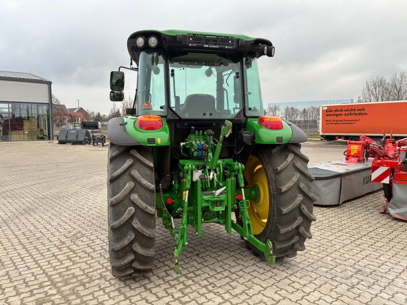 John Deere 5090 M