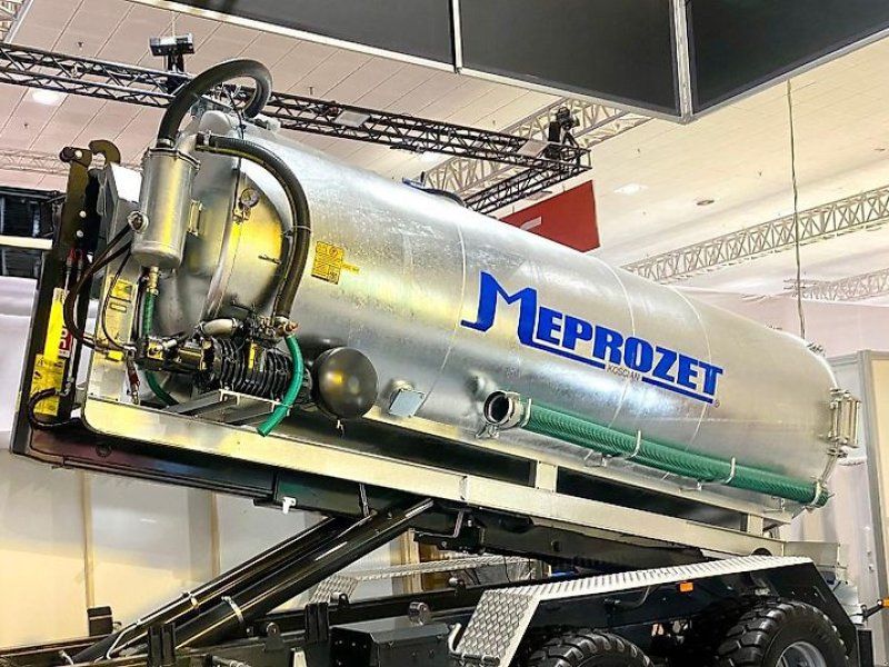 Meprozet Multilift Hakenlift-Güllefass 14000l Agritechnica