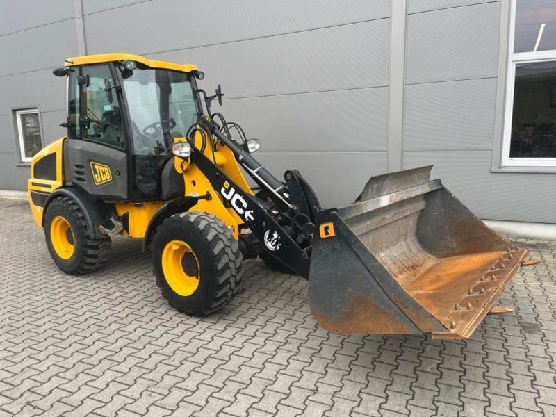 JCB 407
