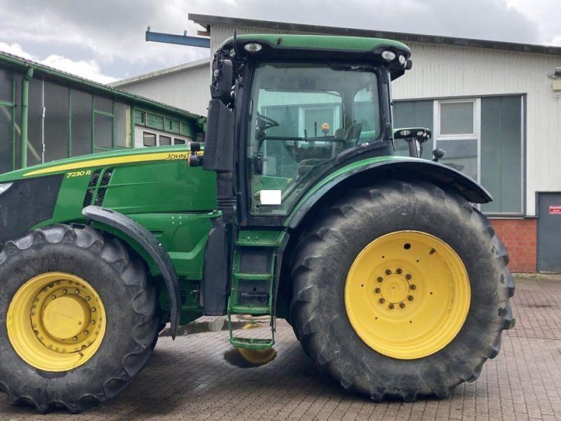John Deere 7230R