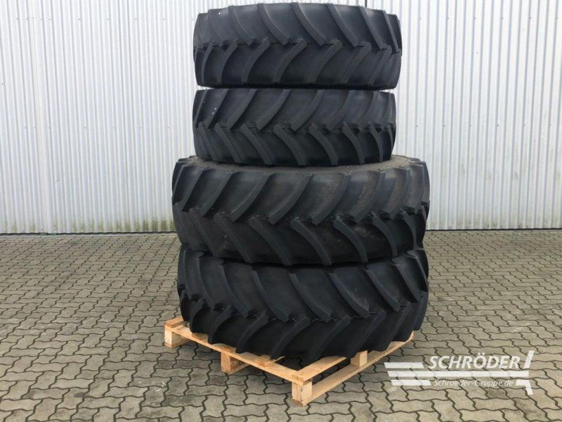 Massey Ferguson 440/65 R28 + 540/65 R38 KOMPLETTRÄDER