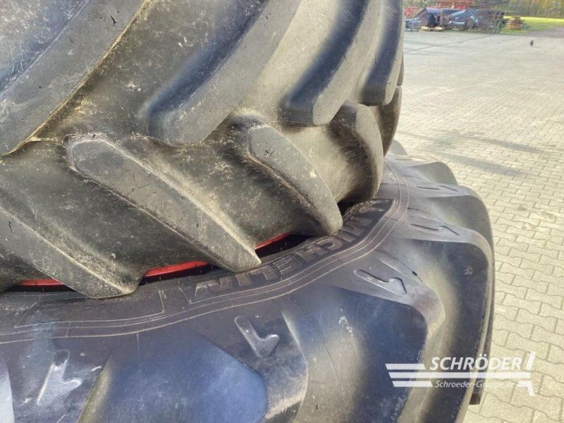 Fendt 2X 440/65 R24 / 2X 600/60 R34 MICHELIN